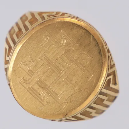 Klackring stl:20½, bredd 19mm, monogramgravyr, 14K  Vikt: 9,1 g