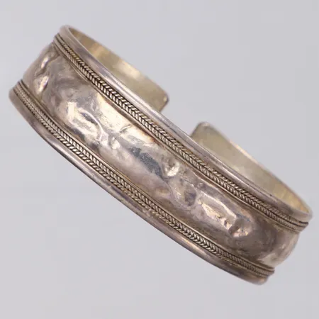 Stelt armband, defekt, ostämplat silver Vikt: 16,2 g