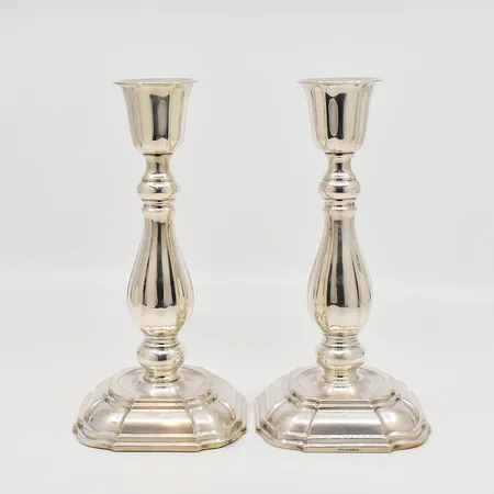 Ett par ljusstakar Ceson Guldvaru AB höjd 19,5cm fylld botten silver 830/1000   Vikt: 635 g