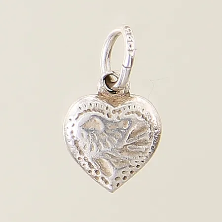 Hänge hjärta med dekor 14x8mm silver 925/1000 Vikt: 1,1 g