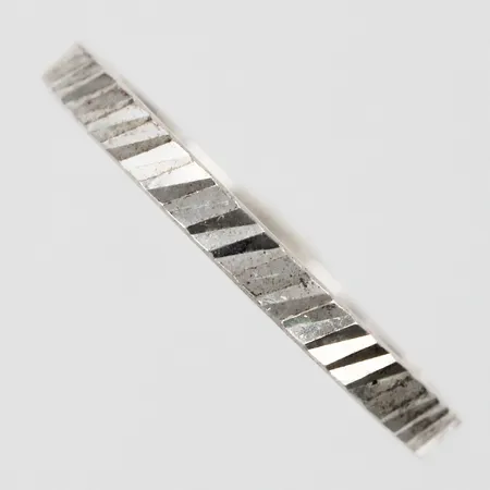 Ring mönstrad GFAB stl: 19¼ bredd: ca 2mm silver 925/1000 Vikt: 1,4 g