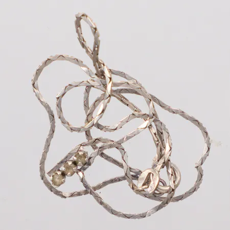 Kedja defekt av, silver 835/1000 Vikt: 2,6 g