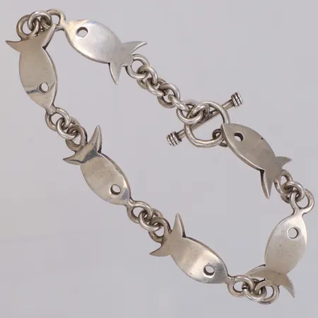 Armband med dekor av fiskar längd ca 18cm, bredd  13mm, Mexico--T P - 2H, 925/1000 silver Vikt: 21,7 g