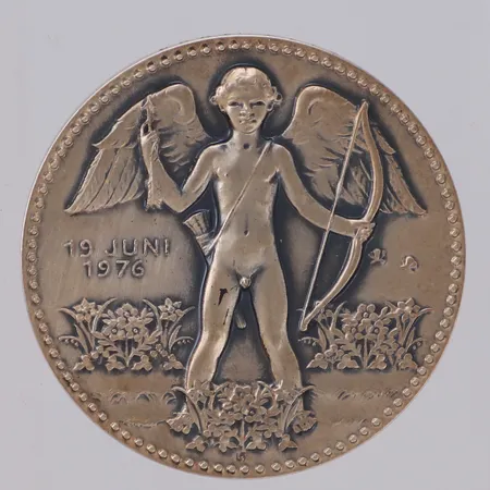 Minnesmedalj Bröllopet den 19 juni 1976, Ø45mm, nr 3149/4000, certifikat, etui, silver 925/1000  Vikt: 54,6 g