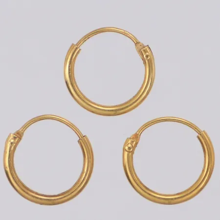 Tre örhängen Ø ca 10mm, 18K Vikt: 0,4 g