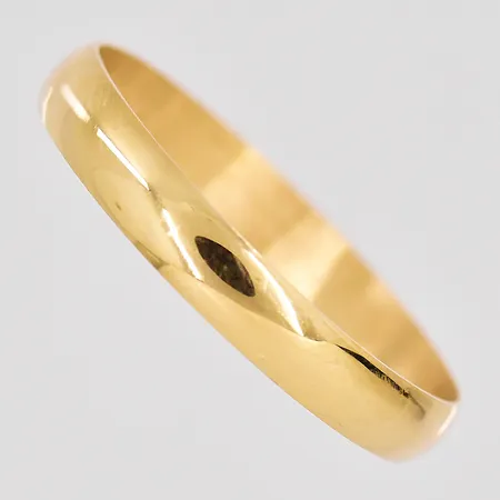 Ring stl:22 bredd 3mm, 18K. Vikt: 2,6 g