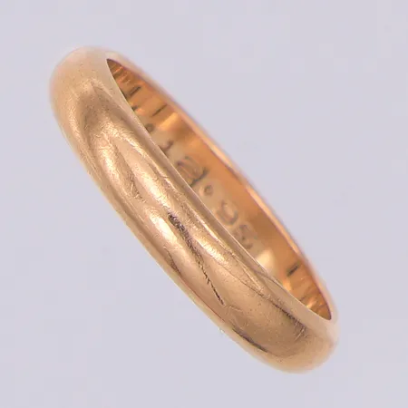 Ring slät stl:15¾, gravyr, 14K Vikt: 2,8 g