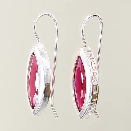 Ett par örhängen Selexion med syntetiska rubiner 23x11mm silver 925/1000 Vikt: 7,1 g