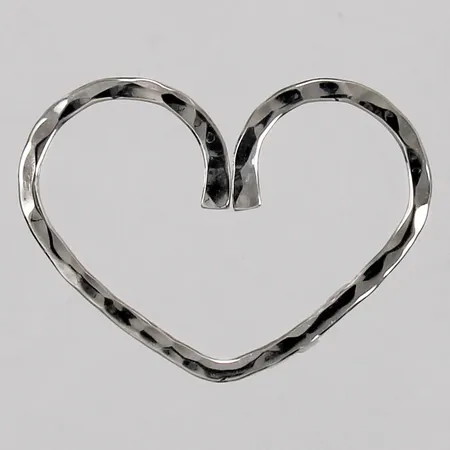 Hänge hjärta AGP år 1999 längd: ca 2,6cm bredd: ca 39mm silver 925/1000 Vikt: 4,8 g