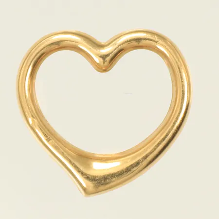 Hänge hjärta 15 x 16mm, bredd 3mm, något bucklig på framsida och baksida, 18K, 0,6g Vikt: 0,6 g