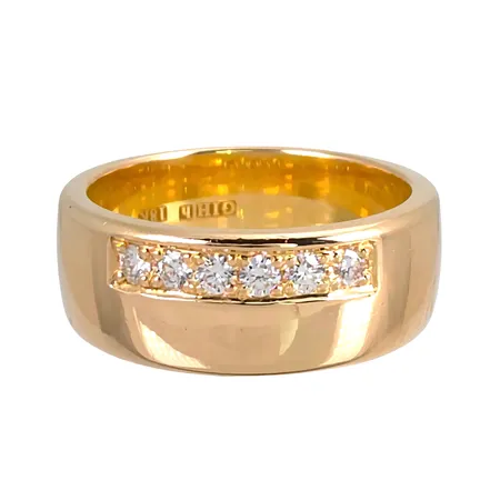 Diamantring, 18K guld, Diamanter 6 x 0,02ct, Guldsmedjan AB (GIH), stl:17½ mm, bredd 7,3 mm, fint skick Vikt: 12,2 g
