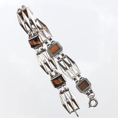 Armband med tigeröga (defekt vid lås) samt tå hängen med stenar, 830/1000 silver Vikt: 16,3 g