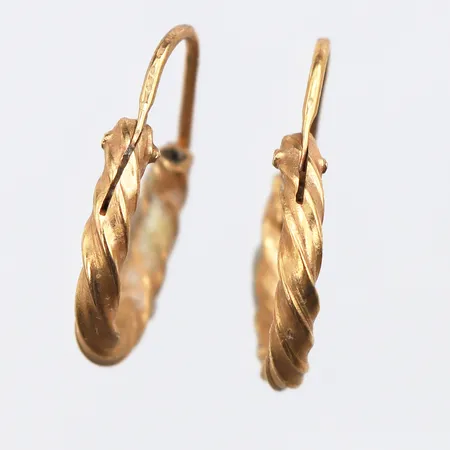 Ett par örhängen creoler, Ø15,2mm, bredd: 2,5mm, 18K Vikt: 2,2 g