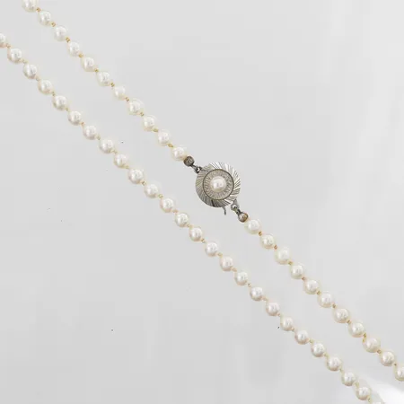 Pärlcollier med odlade saltvattenpärlor Ø5mm, längd 68cm, silver 835/1000 Vikt: 24,3 g