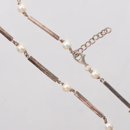 Collier med stavar och pärlor  silver 925/1000 förlängd med kedja totallängd 44cm Vikt: 13,9 g