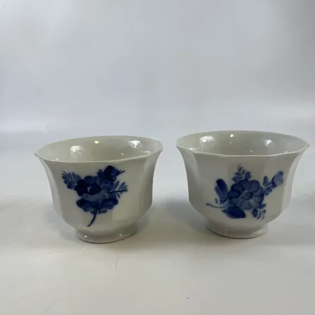 Två Skålar Blå Blomster, Royal Copenhagen modell: 8501 A, Ø10cm, porslin Skickas med paket.