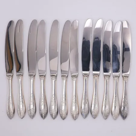 12 Smörgåsknivar med stålblad modell Tornedal 18,5cm finska stämplar, 830/1000 silver Vikt: 519,5 g