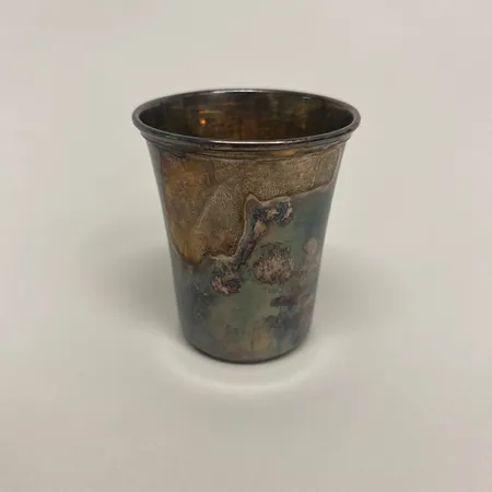 Bägare, höjd 9cm, Ø7,5cm, förgylld insida, GAB Stockholm år 1946, gravyr, silver 830/1000  Vikt: 98,8 g