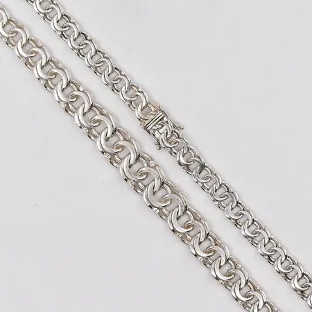 Collier Bismarck doserad GFAB längd 50cm, bredd 8-13mm, glappt lås, silver 925/1000. Vikt: 55,5 g