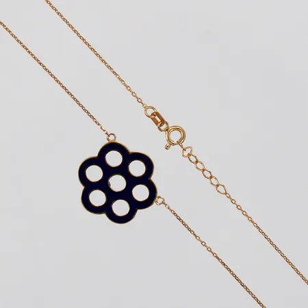 Collier med integrerat hänge och blå emalj längd: ca 42-43,5cm bredd: ca 1mm Ø: ca 19mm 21K Vikt: 4,5 g