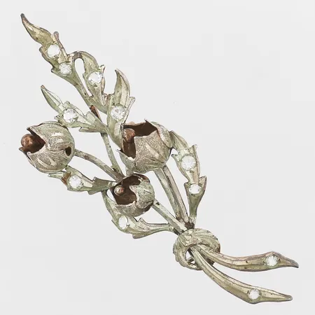 Brosch med vita stenar, längd 75mm, silver 925/1000 Vikt: 8,1 g