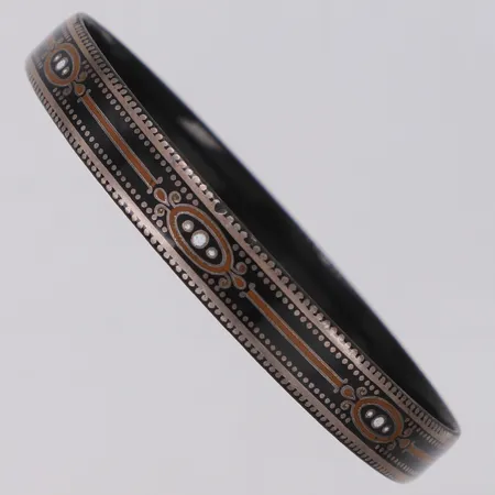 Armring med emalj Michaela Frey, Ø6,5cm, innermått 20cm, bredd 9mm, slitage, vitmetall.