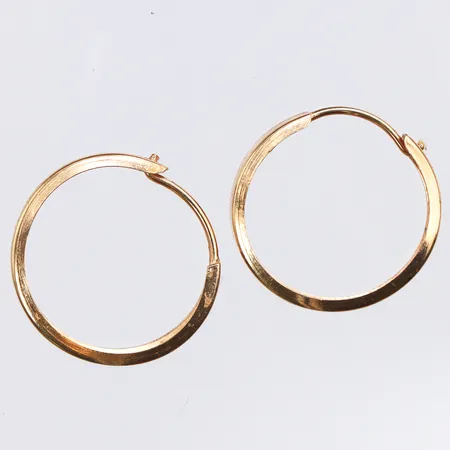 Ett par örhängen Creoler Ø14,6mm, bredd: 2,9mm, 18K Vikt: 0,7 g