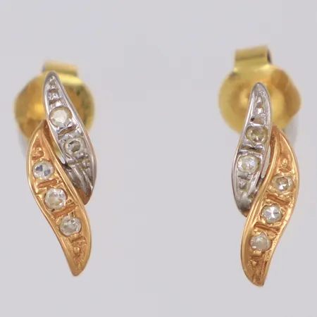 Örhängen med diamanter 10 x ca 0,005ct 8/8-slipade, längd 13mm, bredd 4,3mm, tvåfärgade, 18K  Vikt: 1,5 g