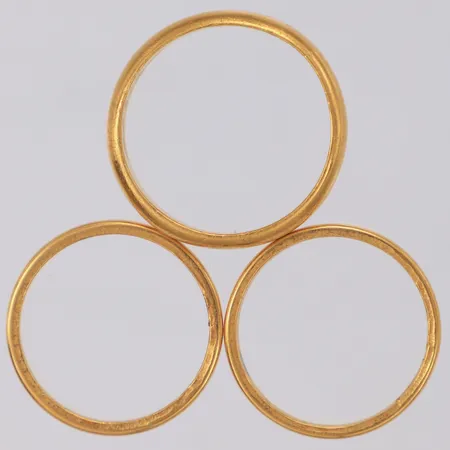 3 Ringar, gravyr, skeva, 23K  Vikt: 15,9 g