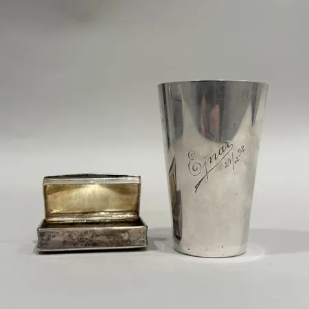 Silverföremål, smärre bucklor, gravyrer, silver 830/1000 Vikt: 115,2 g