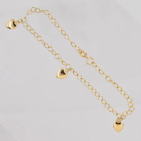 Armband med integrerade hängen hjärtan GHA, längd 15½-18½cm, länkens bredd 3mm, 18K. Vikt: 1,3 g