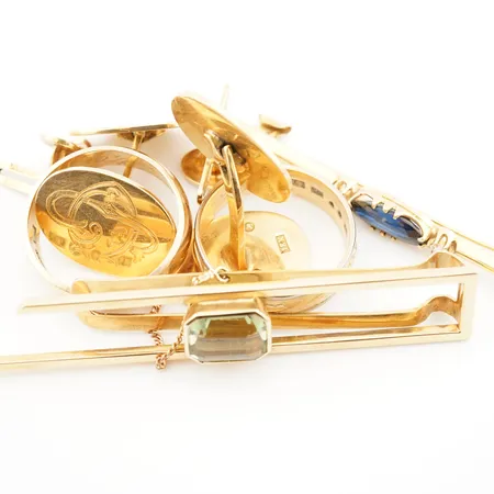 Diverse guld, 18k, bruttovikt 45gr Vikt: 45 g