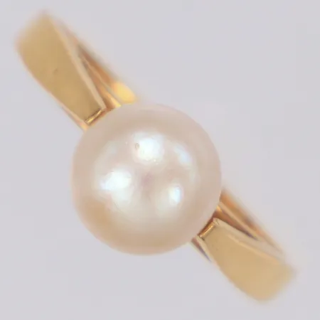 Ring med odlad pärla Ø7,4mm stl:17, Stigbert Heribert Engelbert AB Stockholm 1979, 18K Vikt: 2,9 g