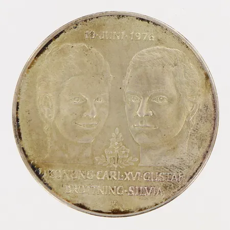 Jubileumsmynt 50kr Det kungliga bröllopet 19 juni 1976 Ø36mm, etui saknas, silver 925/1000. Vikt: 27 g