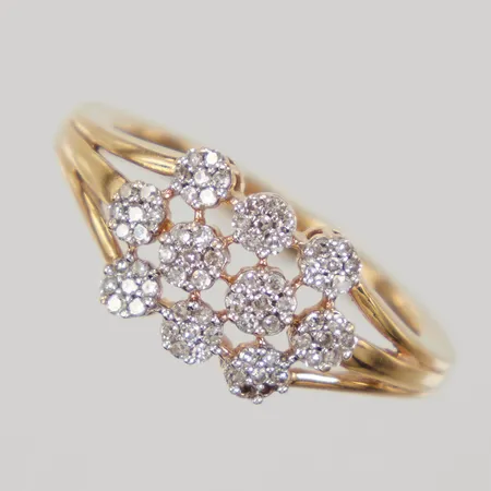 Ring med diamanter 68xca0,005ct, två diamanter saknas, stl:17, bredd 8,5, GHA, 18K Vikt: 3,5 g