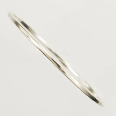 Armring innermått 65x55mm, bredd 2,5mm, silver 925/1000 Vikt: 11,1 g