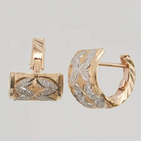 Örhängen 14x12mm matterad dekor, tvåfärgar 18K 3,9g.