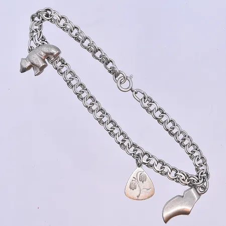 Armband Bismarck med 3 berlocker längd 19 cm, bredd 5 mm silver 830/1000. Vikt: 8,2 g