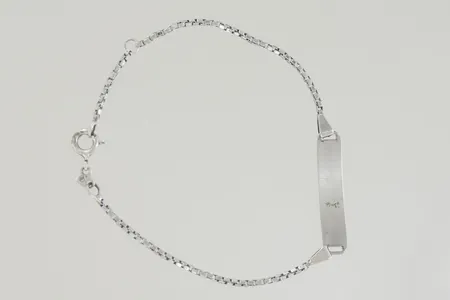 Armband med bricka, justerbar längd 16,5-18,5 cm bredd 6 mm, silver 925/1000 Vikt: 10002,8 g