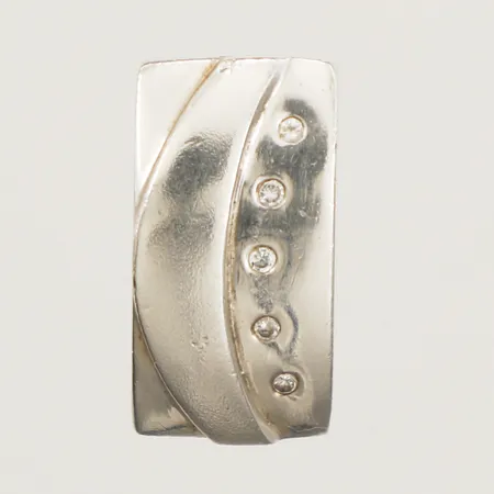 Hänge med vita stenar längd 15mm, bredd 9,4mm GHA Silver 925/1000 Vikt: 3,3 g