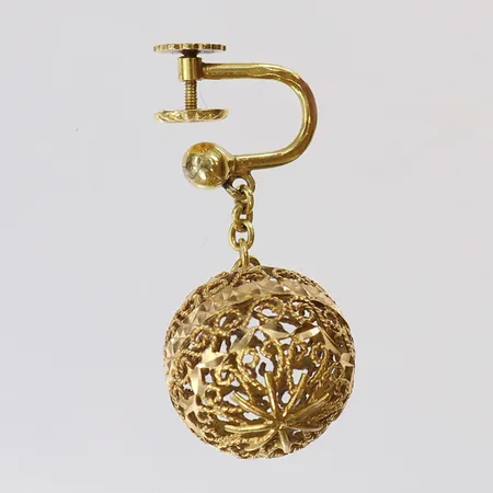 Udda örhänge längd 30mm, bredd ca 2-16mm, skruv lås, otydliga stämplar, 14K Vikt: 4 g