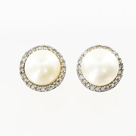 Örhängen odlade pärlor och 8/8-slipade diamanter, totalt ca 40 x ca 0,005ct, Guldfynd, längd Ø9mm, 18K Vikt: 3,2 g
