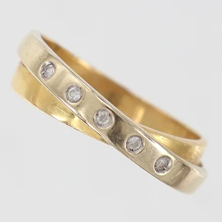Ring med vita stenar tvåfärgat stl 17¾, bredd ca 3-6mm, 18K Vikt: 3,6 g