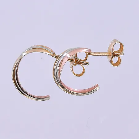 Örhängen längd 10 mm, vitguld/roséguld/gulguld 14K. Vikt: 0,7 g