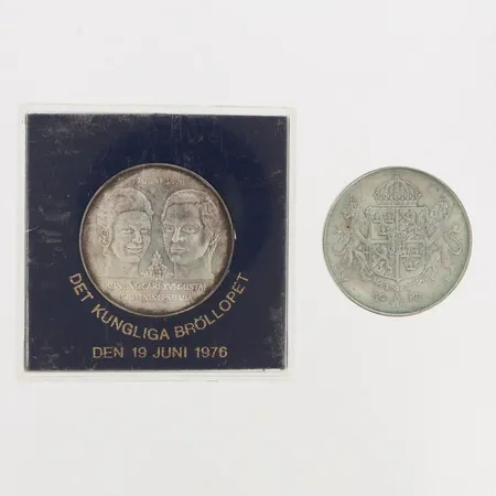 2 jubileumsmynt 50kr Det kungliga bröllopet 19 juni 1976 Ø36mm, 1 utan etui, silver 925/1000 Vikt: 53,9 g