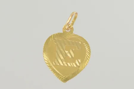 Hänge E längd 2,5 cm, bredd 1,7 cm, 21k  Vikt: 1 g