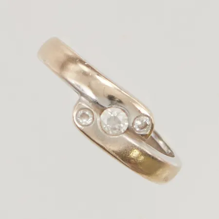 Ring stl:17 vita stenar 18K 3,1g.