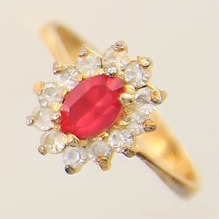 Carmoséring med rosa och vita stenar stl:16 bredd 2,3-10,9mm förgylld missfärgad silver 835/1000 Vikt: 2 g