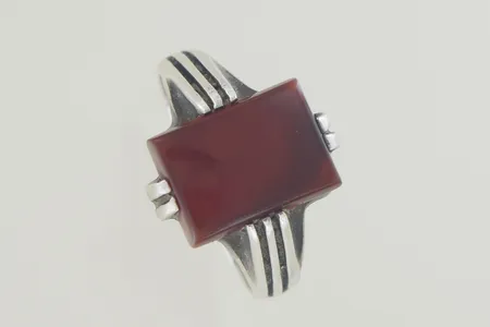 Ring med sten stl:20½, bredd 14x10 mm, silver 925/1000 Vikt: 5,6 g