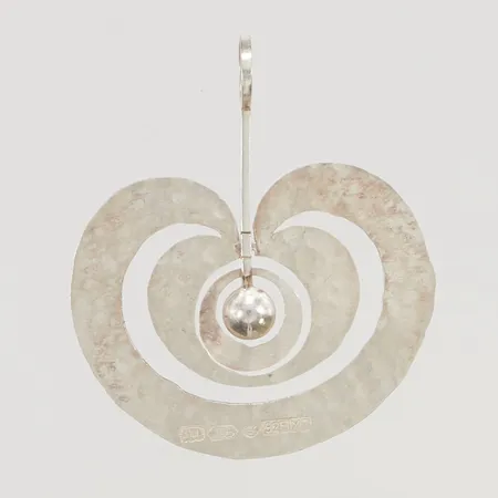 Hänge Tapio Wirkkala "Omena" (äpple), hänge ca 45x39mm, X7=1975, Finland 925/1000 Silver 4,5g.